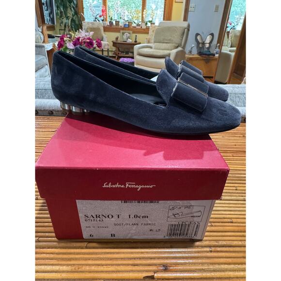 Salvatore Ferragamo Sarno Velvet Bow Flower Heel Loafers sz. 6B - Picture 5 of 12